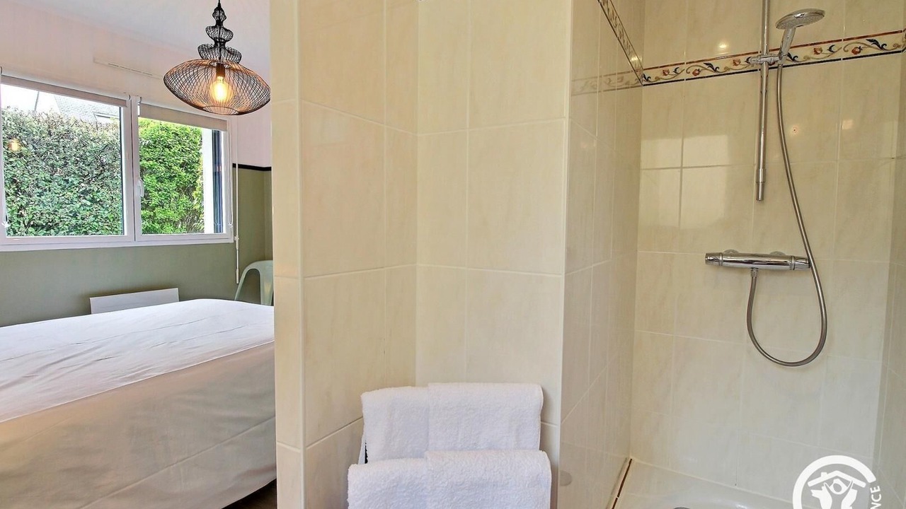 Photo of Bathroom in Theix-Noyalo