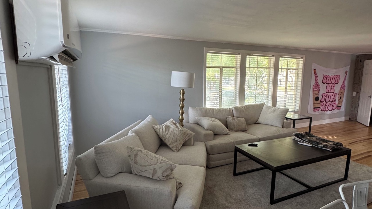 Photo of Livingroom in Monticello
