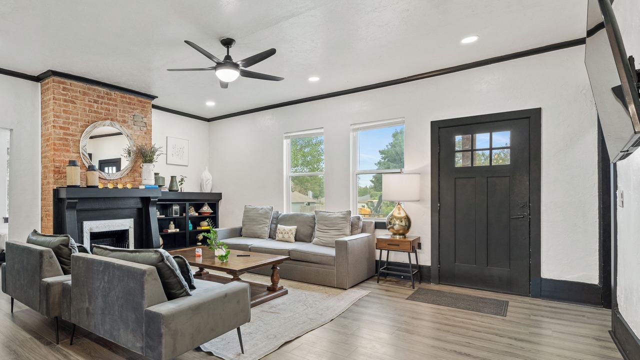 Photo of Livingroom in Central Oklahoma City