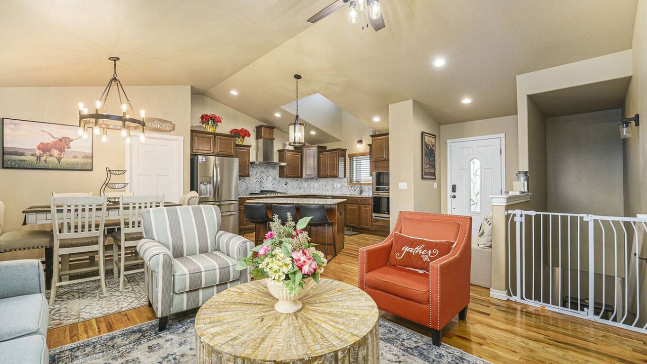 Photo of Bedroom in Carpenter