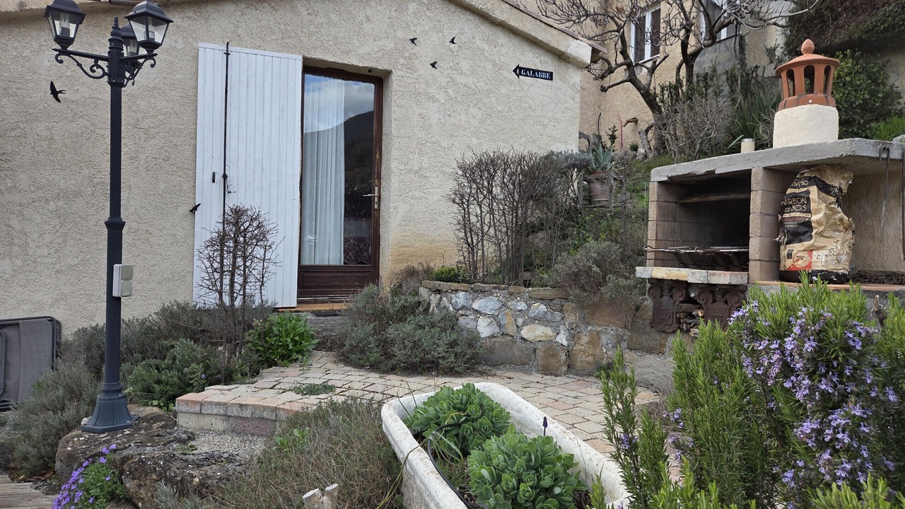 Photo of Patio Balcony in La Robine-sur-Galabre