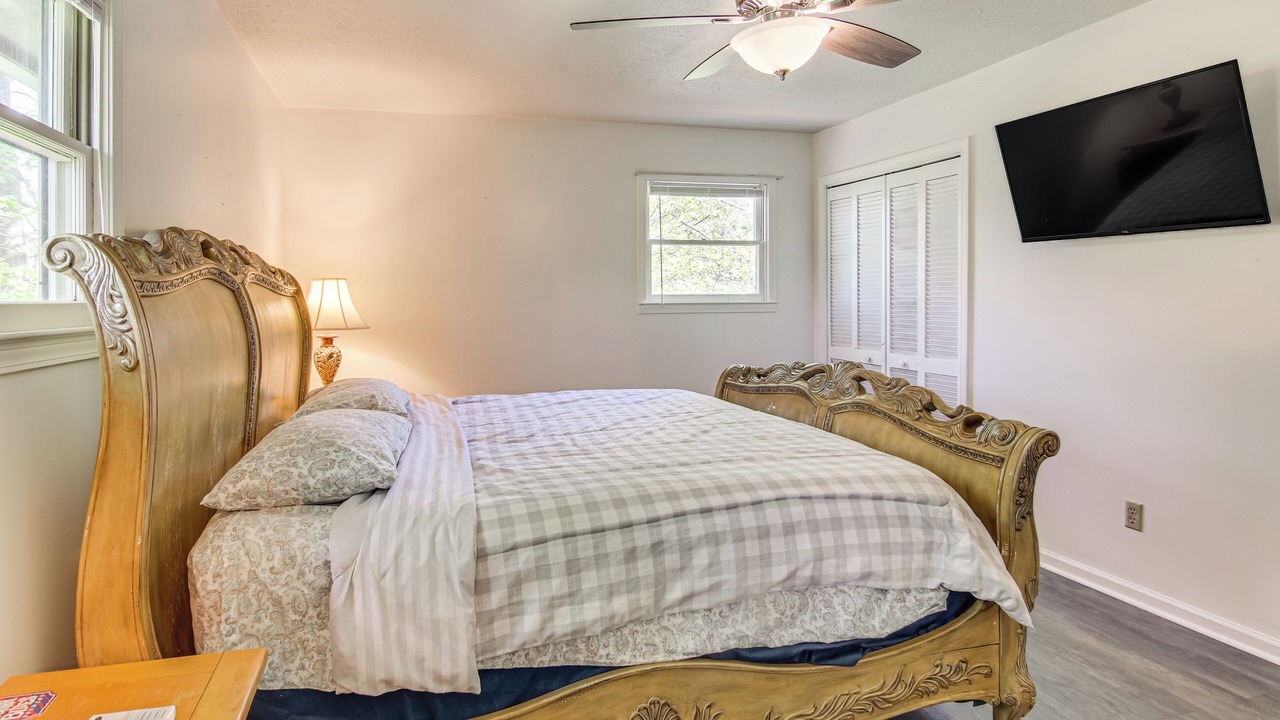 Photo of Bedroom in Pisgah Forest