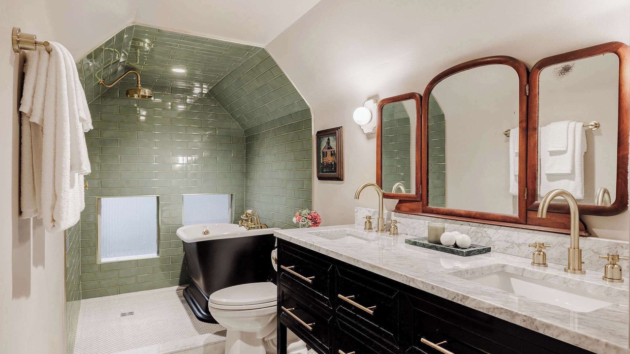 Photo of Bathroom in Touro