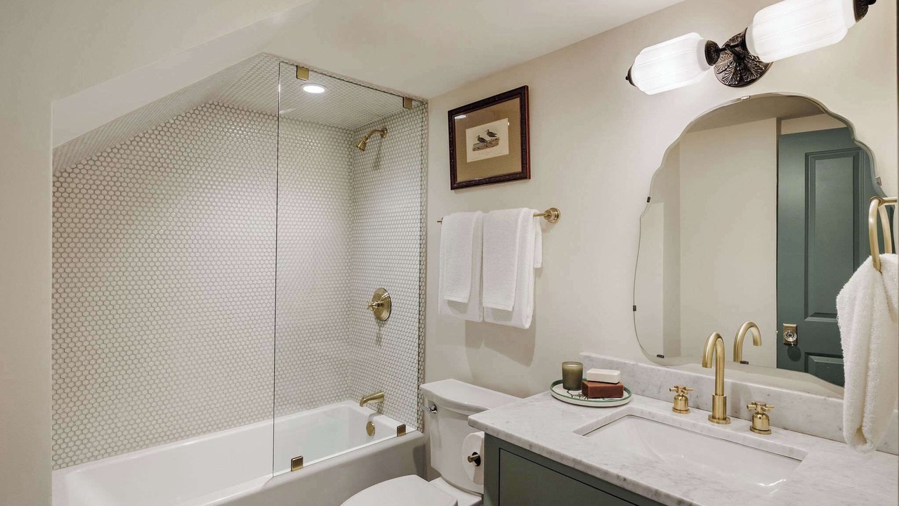 Photo of Bathroom in Touro