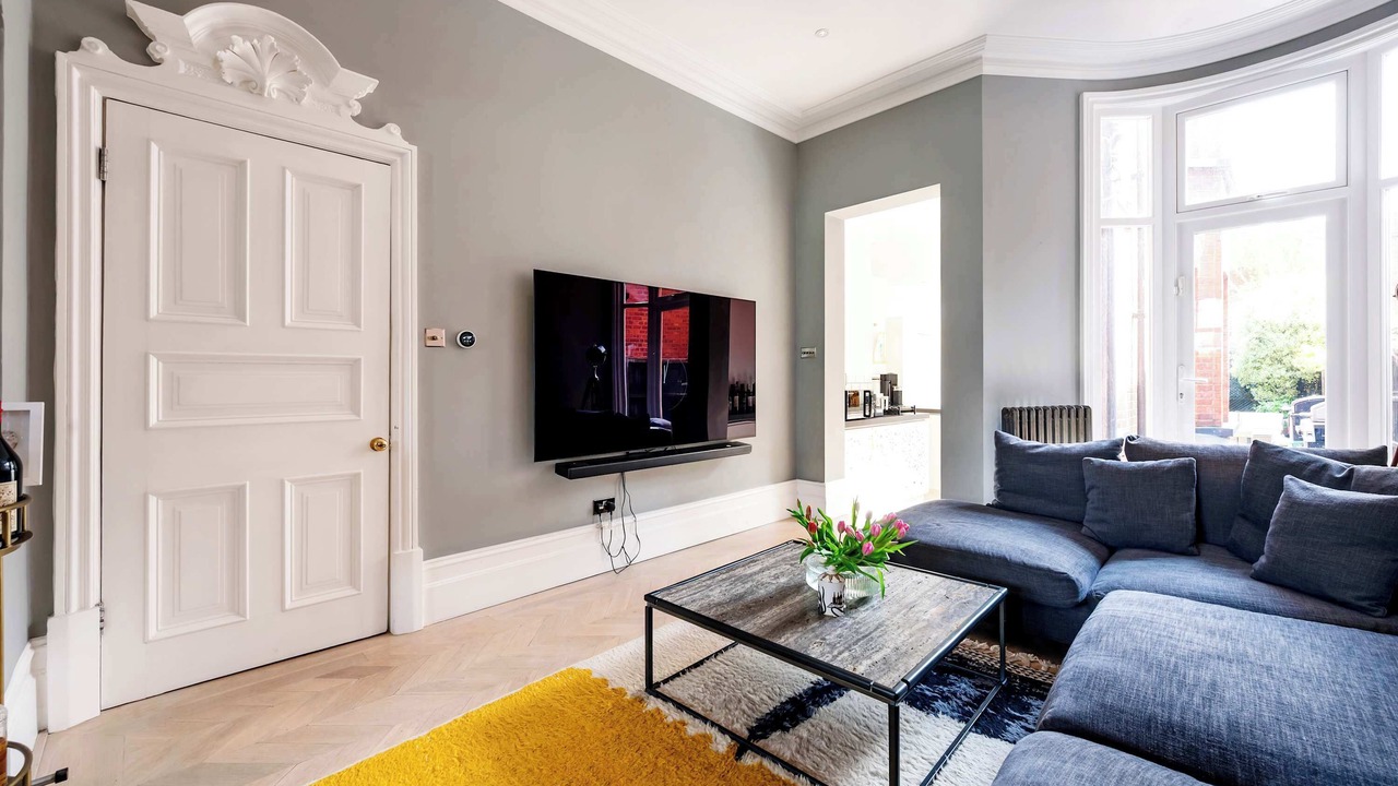 Photo of Livingroom in Mapesbury