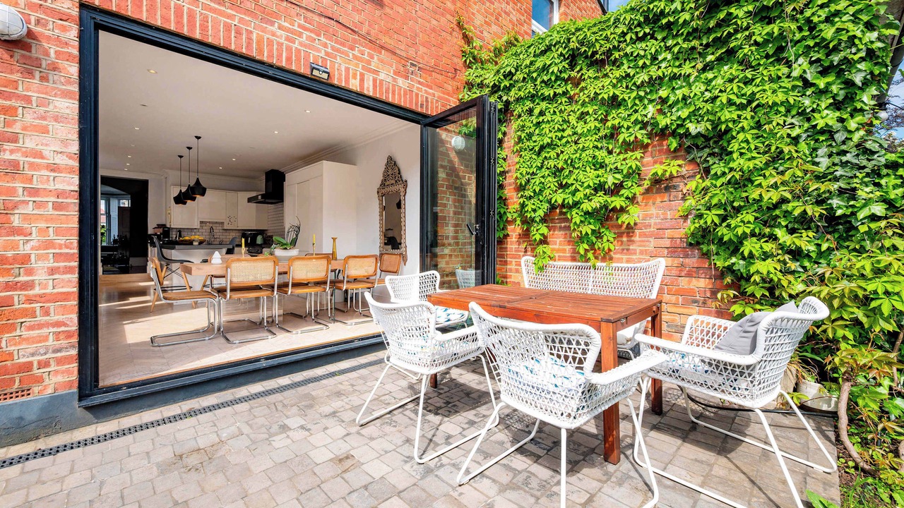 Photo of Outdoor in Mapesbury