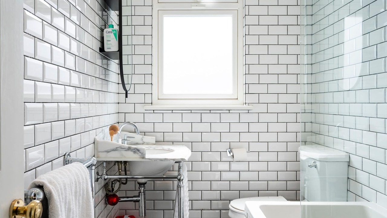 Photo of Bathroom in Mapesbury