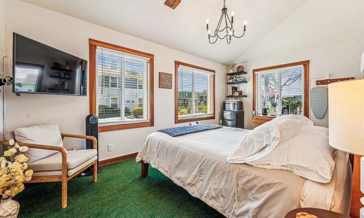 Photo of Bedroom in Cannon Beach