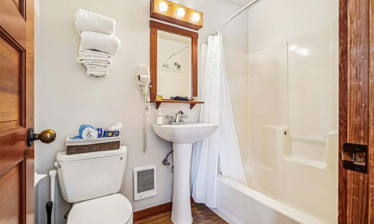 Photo of Bathroom in Cannon Beach