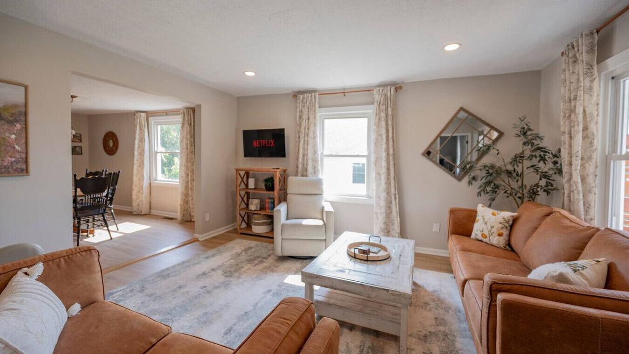 Photo of Livingroom in Madison Heights