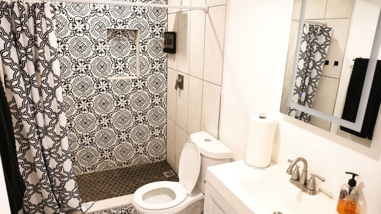 Photo of Bathroom in Gateway District