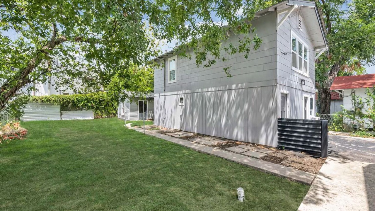 Photo of Outdoor in Woodlawn Lake