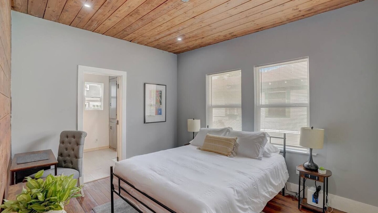 Photo of Bedroom in Woodlawn Lake