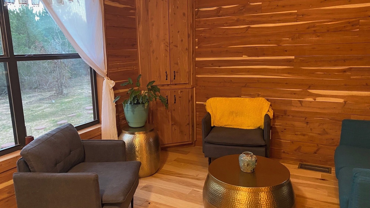 Photo of Livingroom in Bastrop