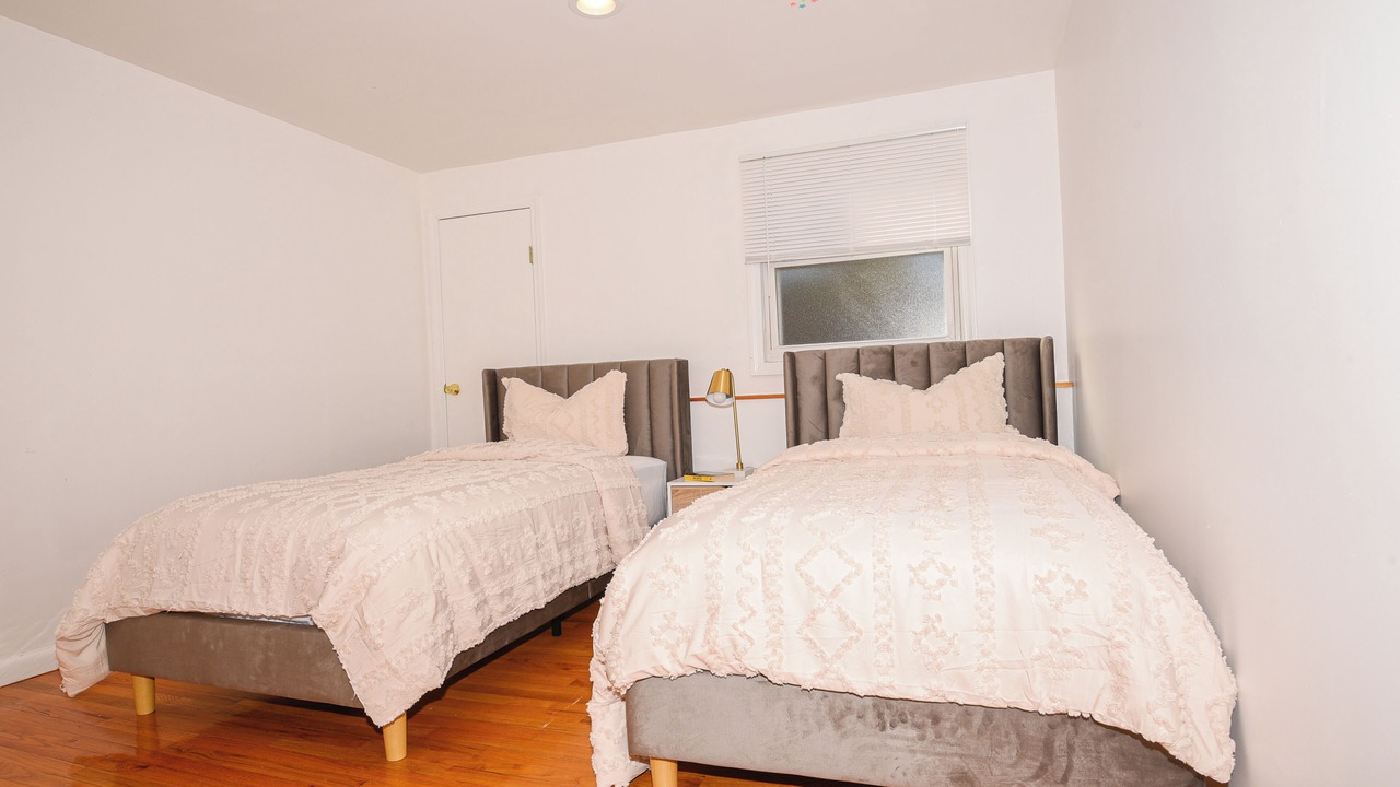 Photo of Bedroom in Commack