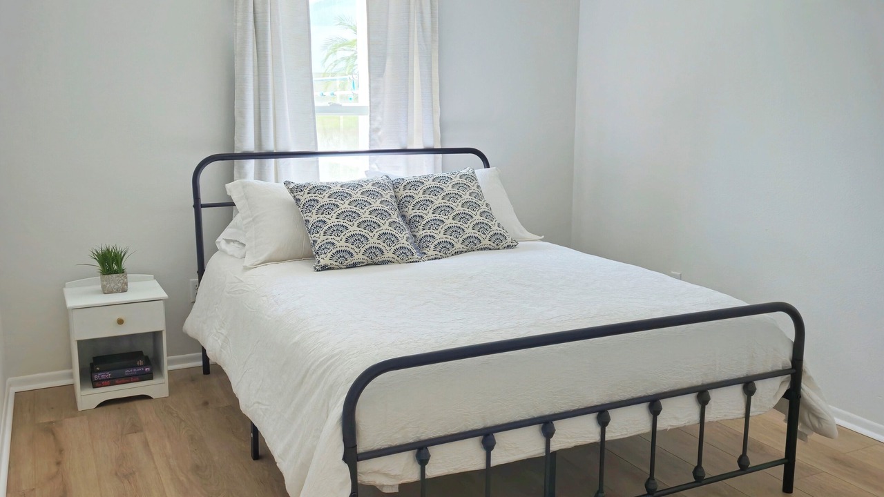 Photo of Bedroom in Lake Davenport Estates