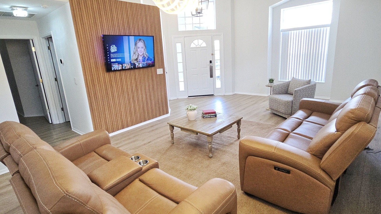 Photo of Livingroom in Lake Davenport Estates