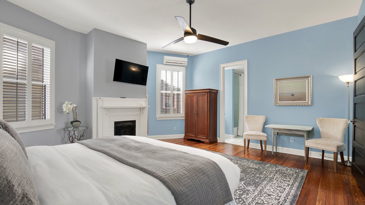 Photo of Bedroom in Metropolitan