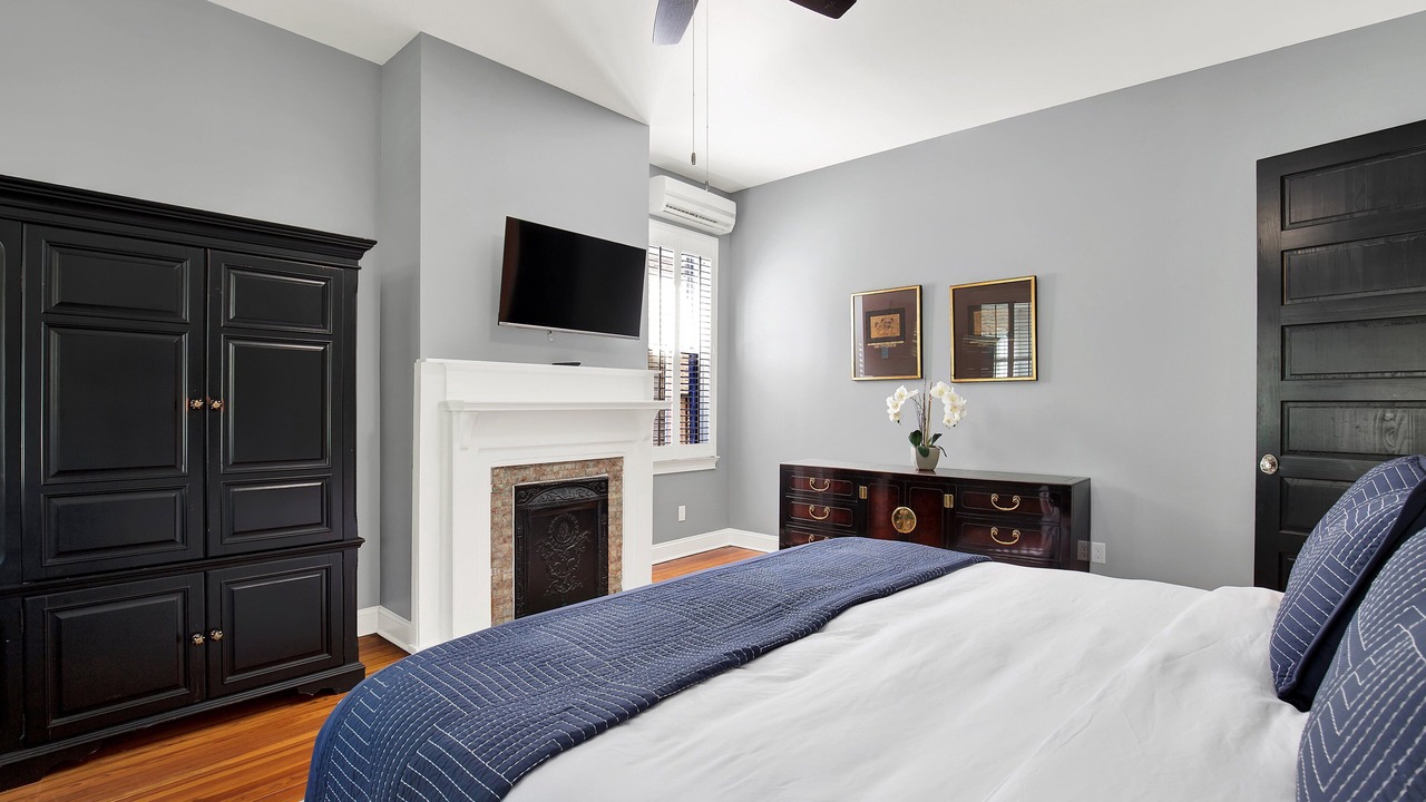 Photo of Bedroom in Metropolitan