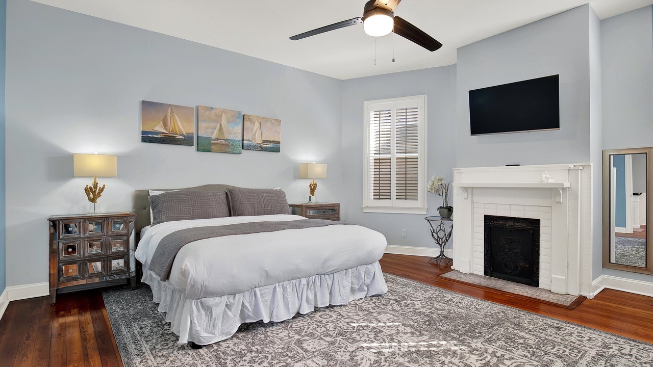 Photo of Bedroom in Metropolitan