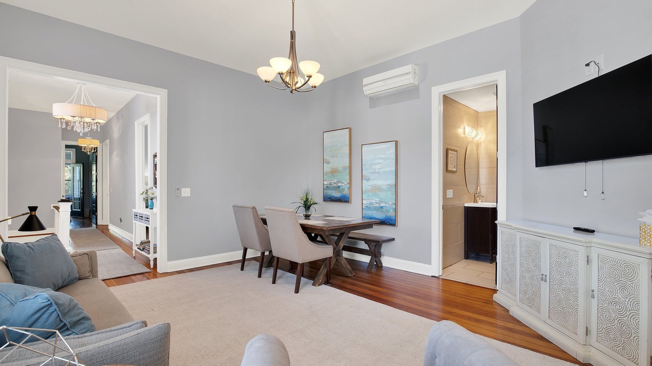 Photo of Livingroom in Metropolitan