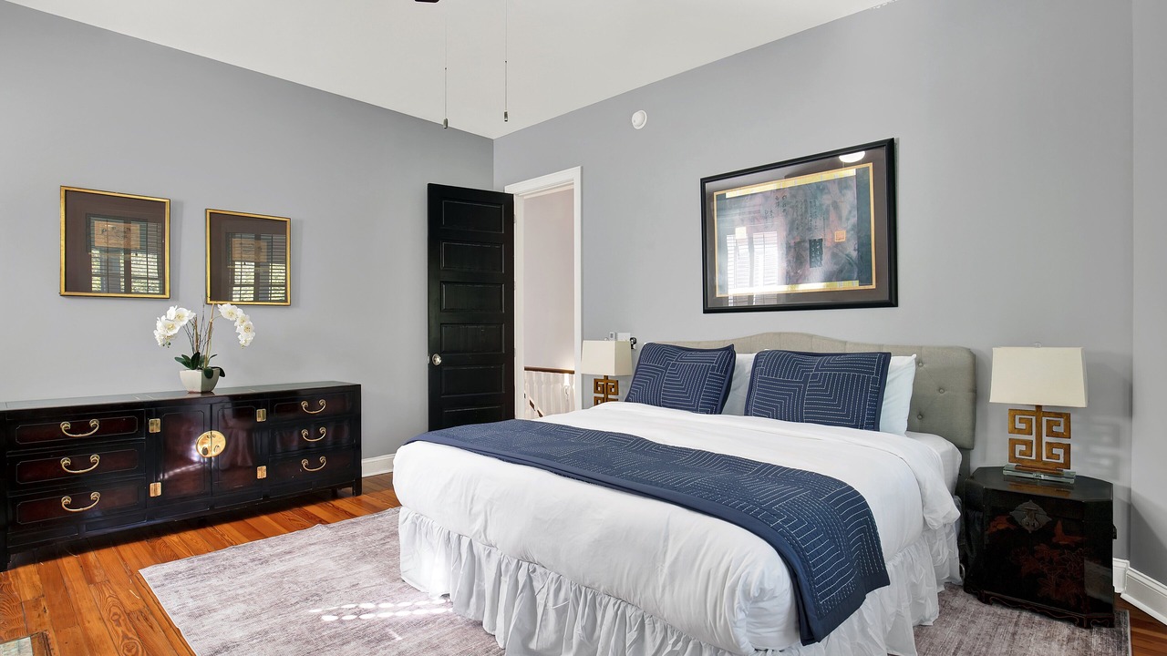 Photo of Bedroom in Metropolitan