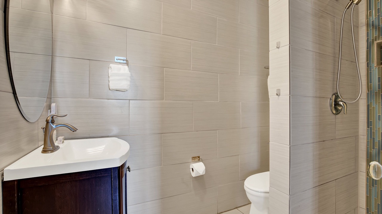 Photo of Bathroom in Metropolitan