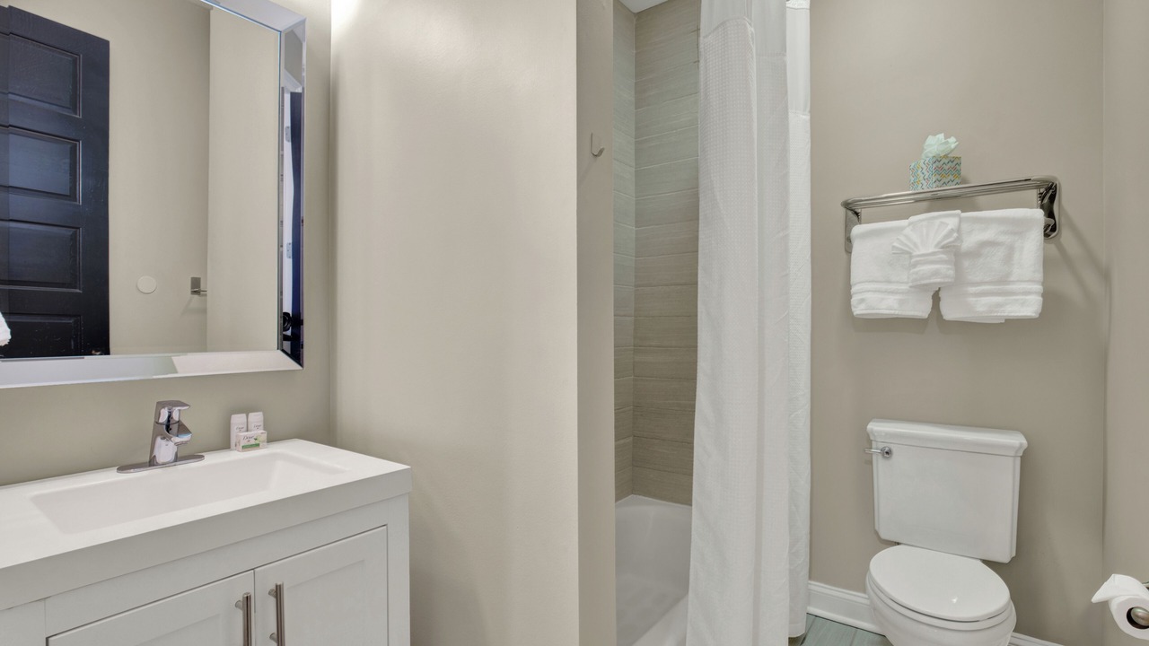 Photo of Bathroom in Thomas Square