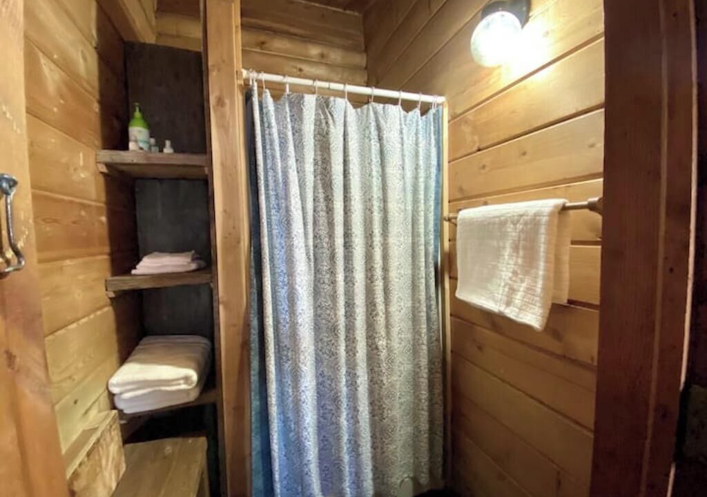 Photo of Bathroom in Ririe