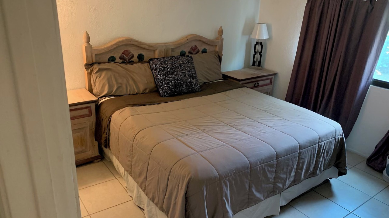 Photo of Bedroom in Lauderhill