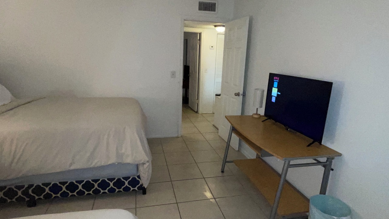 Photo of Bedroom in Lauderhill