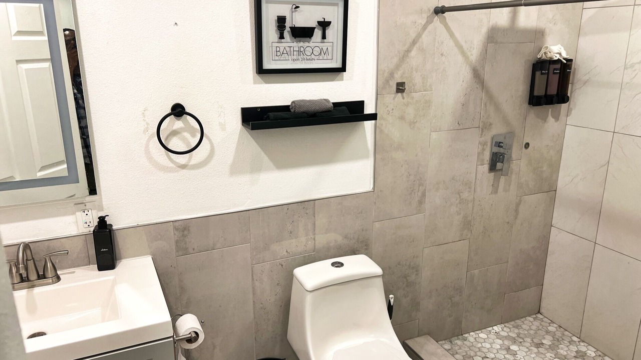 Photo of Bathroom in Gateway District