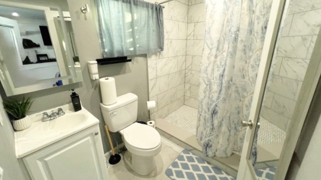 Photo of Bathroom in Gateway District