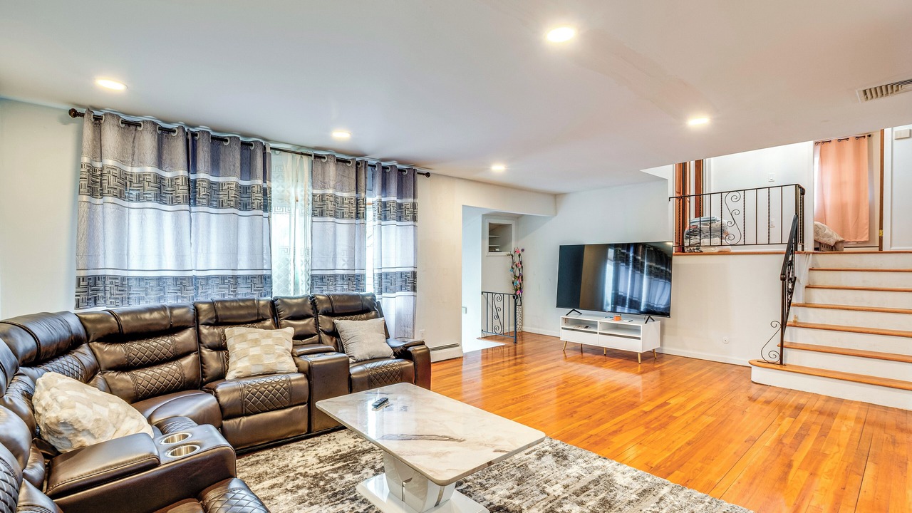 Photo of Others in Vauxhall