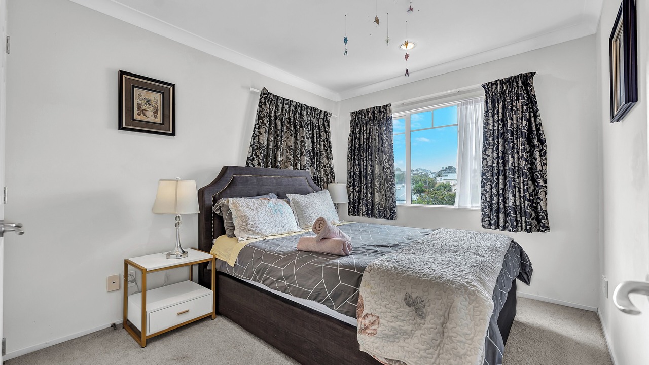 Photo of Bedroom in Epsom