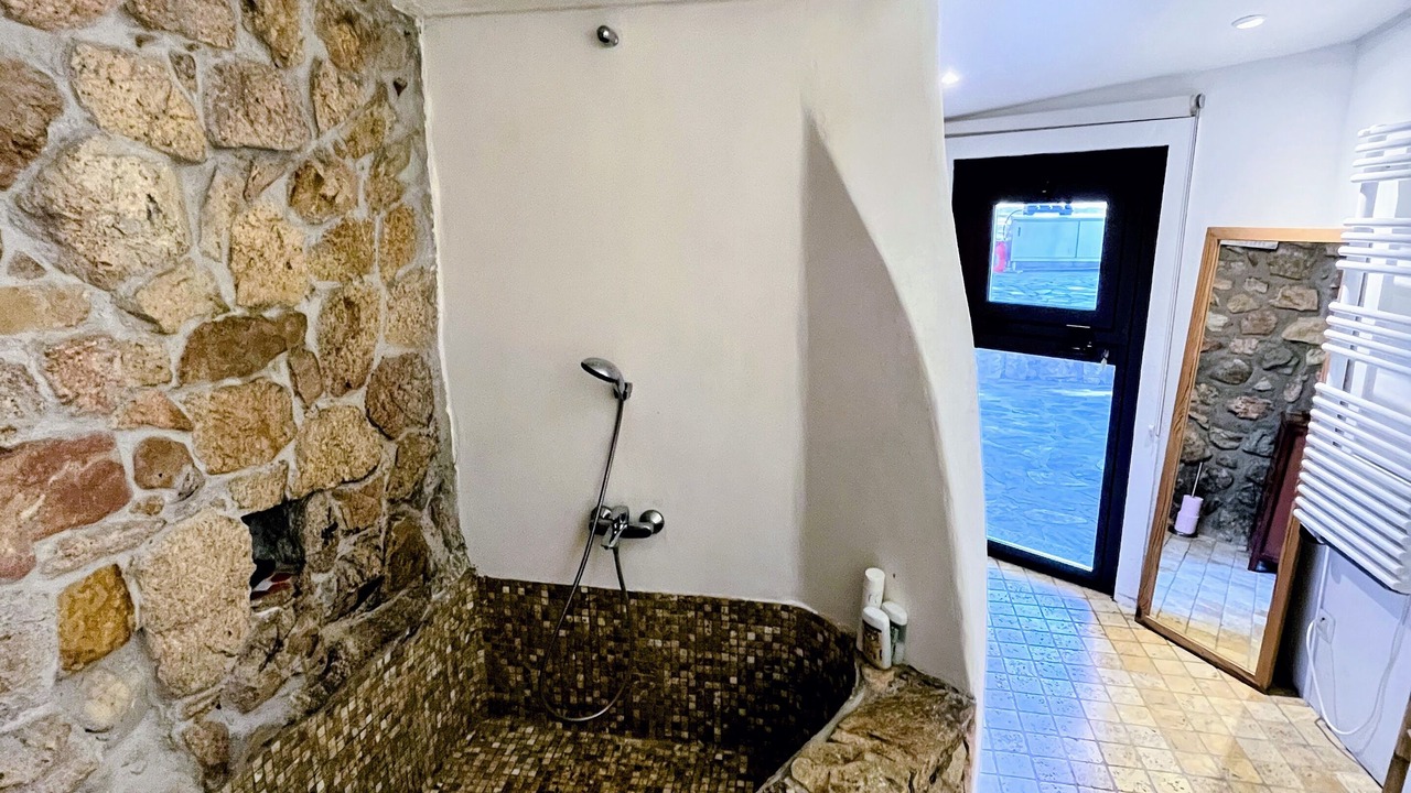 Photo of Bathroom in Grand Valinco