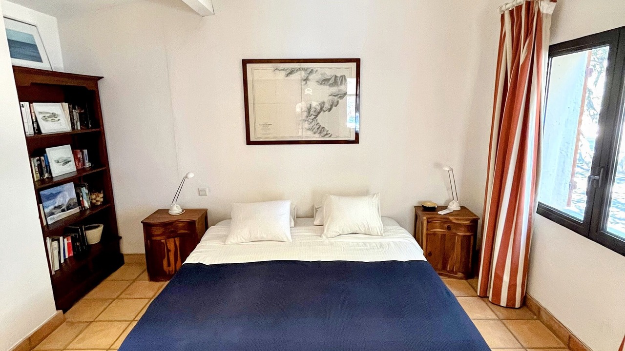 Photo of Bedroom in Grand Valinco