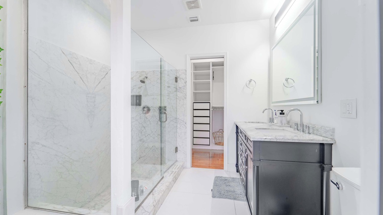 Photo of Bathroom in Imperial Point