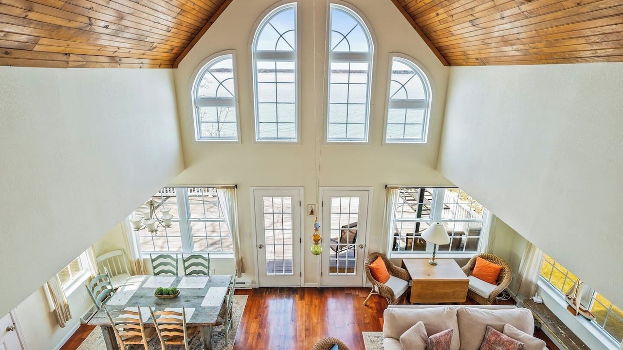 Photo of Outdoor in Cayuga