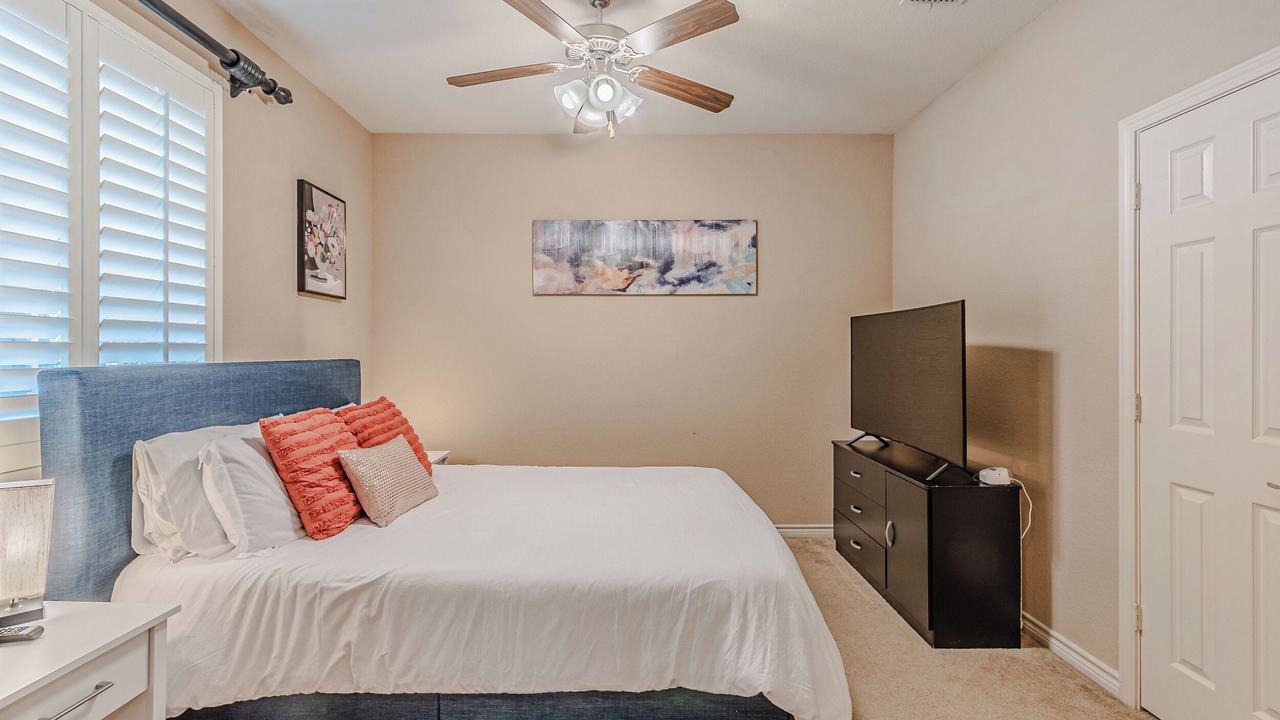 Photo of Bedroom in The Colony