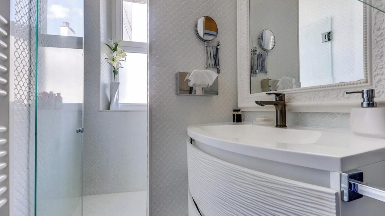 Photo of Bathroom in Quartier de l'Ecole-Militaire