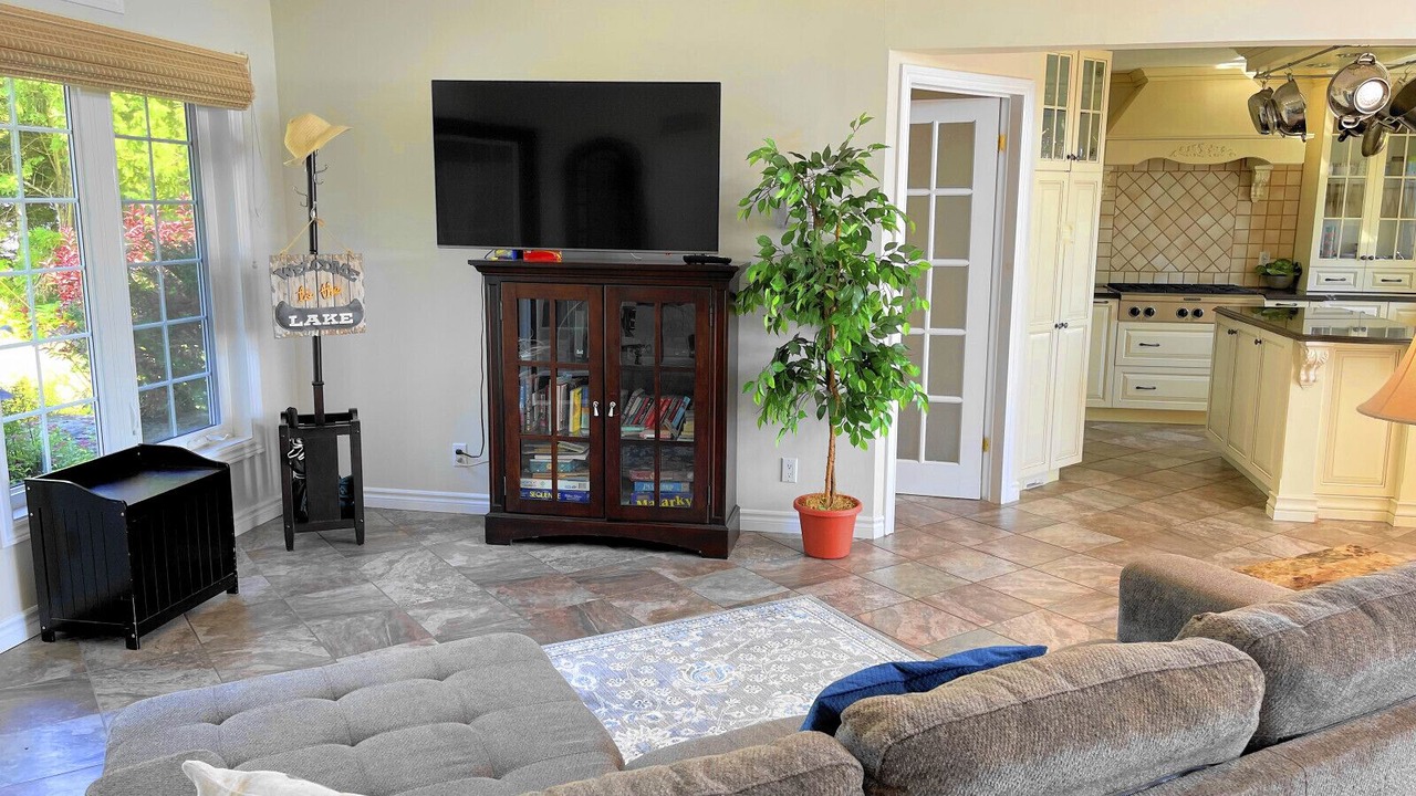 Photo of Livingroom in Head Lake