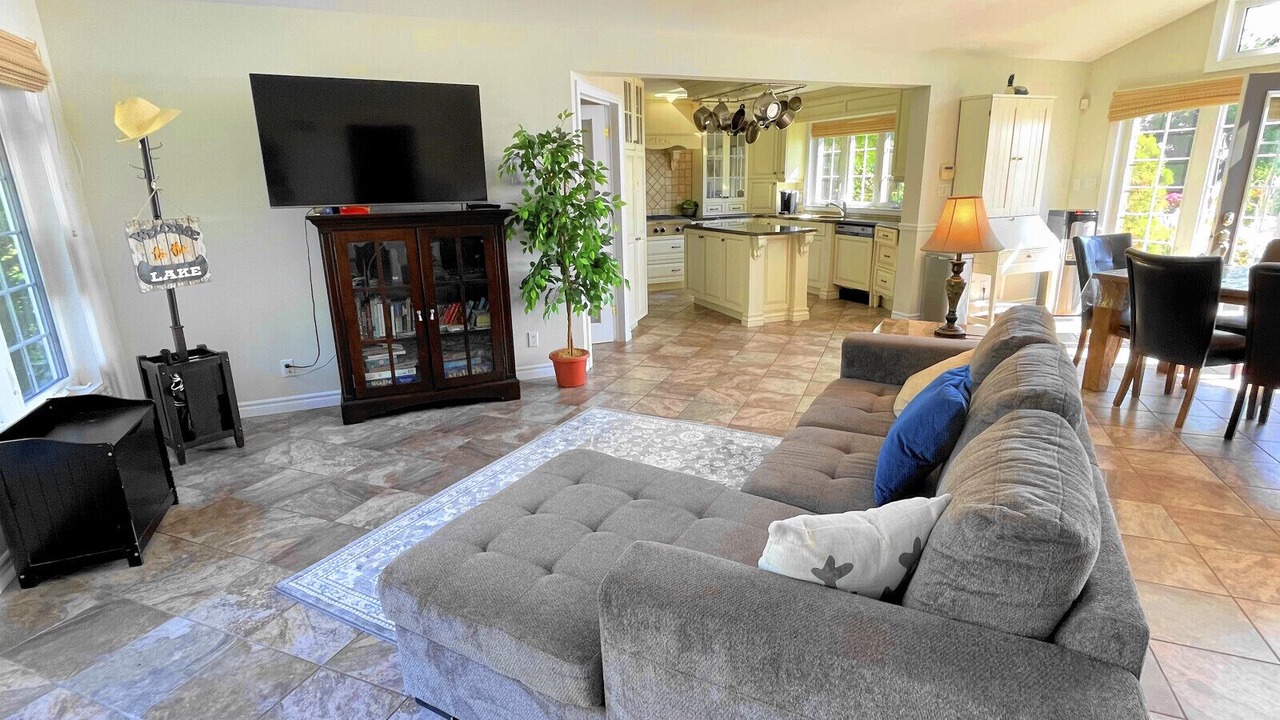 Photo of Livingroom in Head Lake