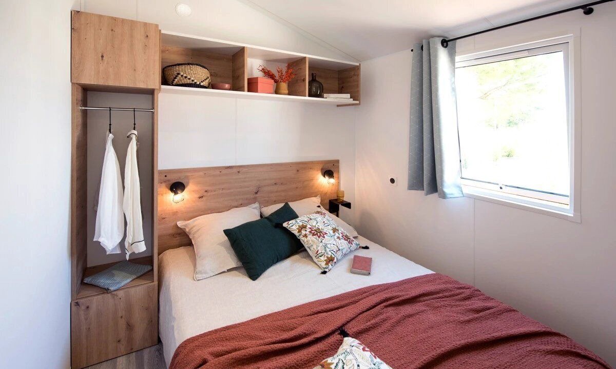 Photo of Bedroom in Louvie Juzon