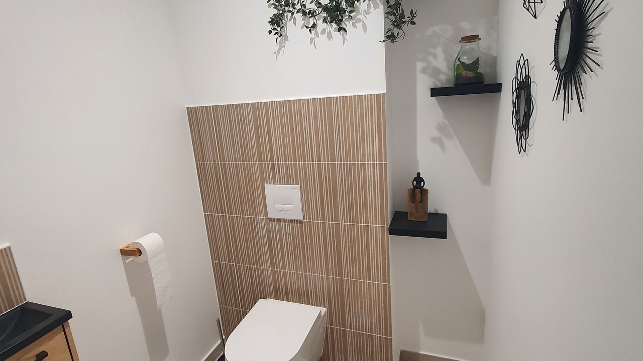 Photo of Bathroom in Guecelard