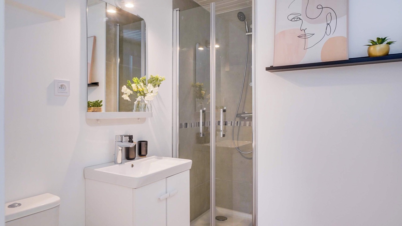 Photo of Bathroom in Libourne