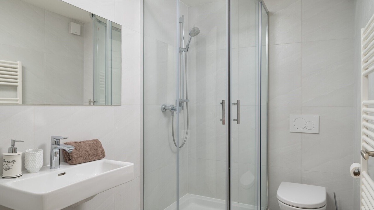 Photo of Bathroom in Pile