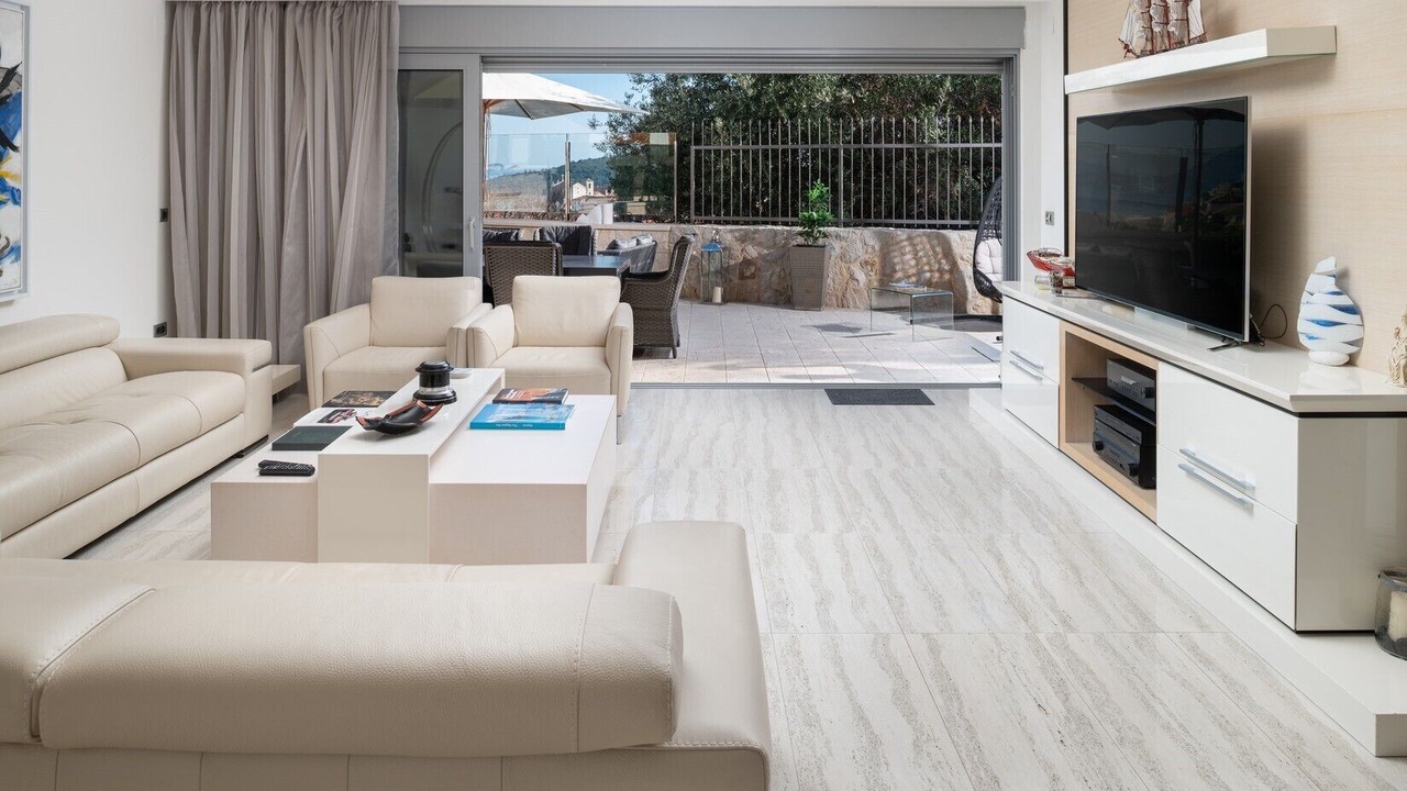 Photo of Livingroom in Pile