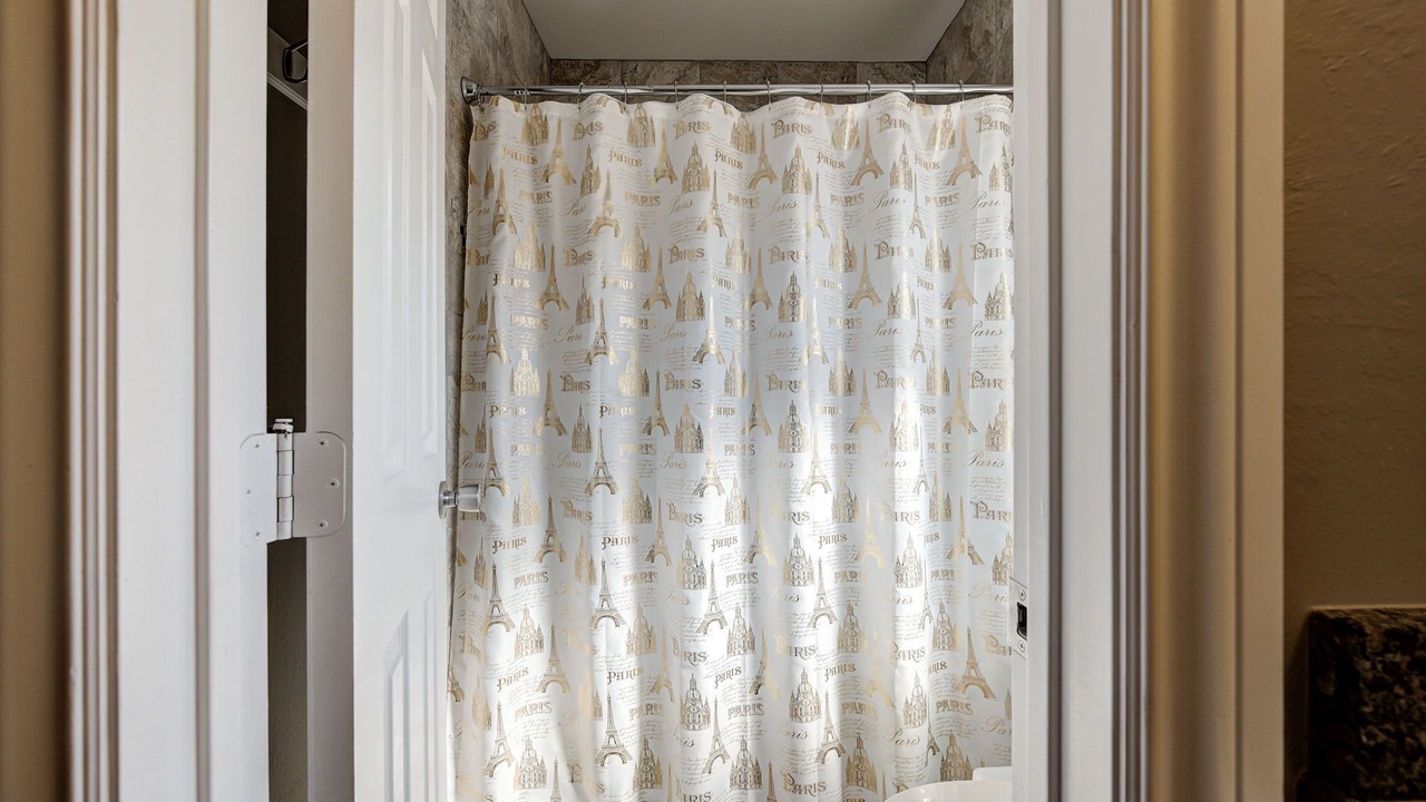 Photo of Bathroom in Del City