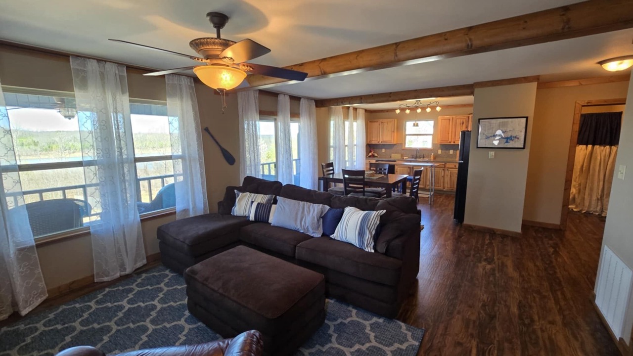 Photo of Livingroom in Quitman